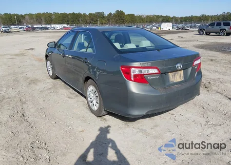 2013 Toyota Camry Le z USA, uszkodzony, nr VIN 4T1BF1FK4DU711488